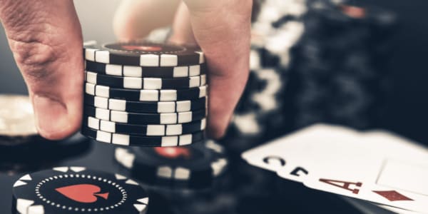 5 största skillnaderna mellan poker och blackjack